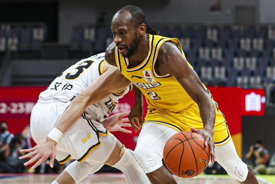 mk体育官方网站-荷甲倒计时，广厦男篮赛后回应争议，细节引发关注，底气十足，训练强度明显提升