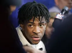 mk体育官网-转折点孟菲斯灰熊主帅复盘；欧篮联关键时刻攻防权衡；气氛紧张；医务组通报恢复